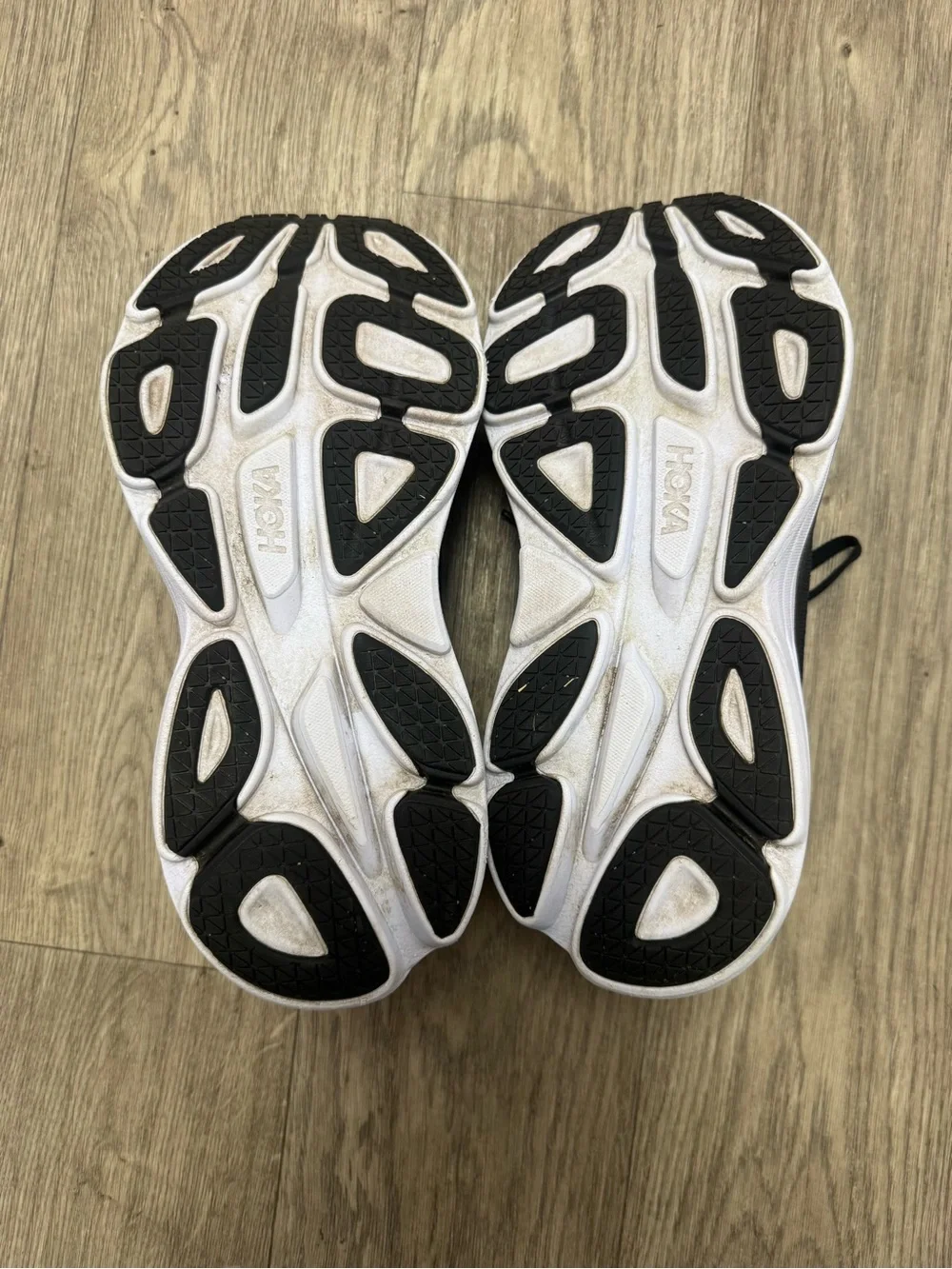 Hoka Bondi 8 Womens Black and White Running Shoes Size 9D Wide